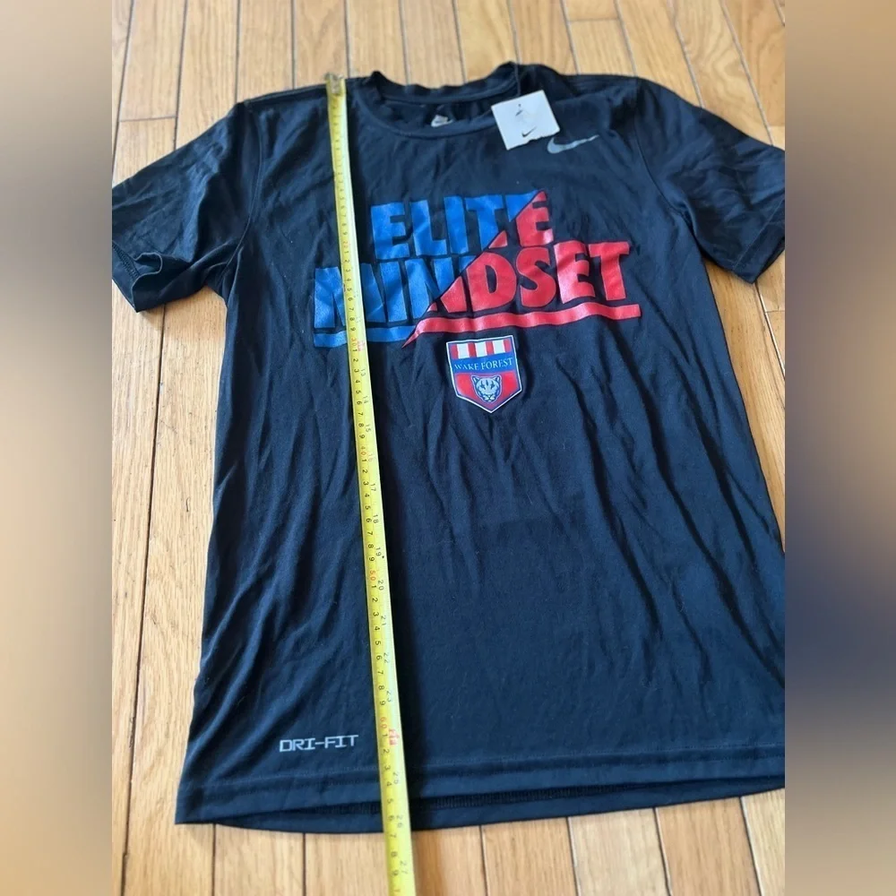 Wake Forest The Nike Tee Shirt Men’s Size Small Dri Fit NWT